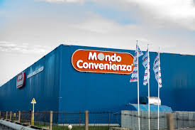 Mondo Convenienza, in 5 a processo per caporalato a Bologna