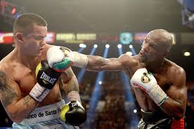 En este video, se puede apreciar todo lo errado por floyd maywheater y como conecta el chino. El Chino Maidana Y Una Imperdible Anecdota De Los Guantes En Su Pelea Con Mayweather