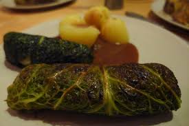 Vegane Kohlrouladen Mit Reis Linsenfullung Veggiesearch Rezept Kohlrouladen Lebensmittel Essen Rezepte