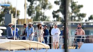 Leonardo dicaprio bought this $2 million mansion soon after titanic led him to instant stardom. Auf Jacht So Feierte Leonardo Dicaprios Freundin Geburtstag Promiflash De