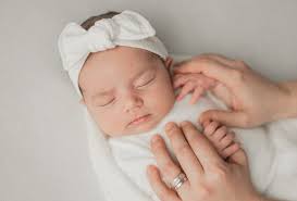 Zdravim susedia, poprosim kontakt na niekoho, kto nam vie pomoct dokoncit  pozemne upravy na rozlohe 2,5x4m. Viem, ze je to mala plocha a o nicom  zakazka, ale vyhodili sme z tade makadam