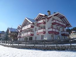 Cerca appartamenti con camere disponibili. Pozza Di Fassa Casa Azzurra