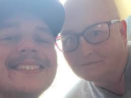 Kim Delong's Instagram, Twitter & Facebook