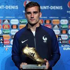 Un euro et des buteurs ! Antoine Griezmann 6 Buts Termine Soulierdor De La Competition Et 2e Meilleur Buteur De L Histoire Sur Un E Griezmann Antoine Griezmann French Soccer Players