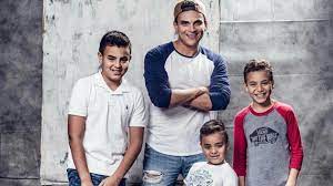 De Tal Palo Hijos De Silvestre Dangond Sorprenden En Redes Cantando La Musica De Su Padre Zona Cero
