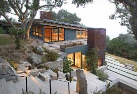 Kalau ingin memilih atap baja ringan untuk konstruksi atap rumah? 45 Rumah Kayu Minimalis Model Sederhana Desain Modern