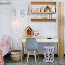 Sobriete Douceur Et Creativite Les Clefs D Une Chambre De Fille Scandinave Idee Deco Chambre Ado Fille Chambre Enfant Chaise De Bureau Design