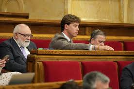 Vox ataca a una diputada de ERC al afirmar que "de momento" no la deportará y después pide perdón