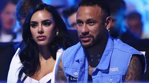 Neymar e Bruna Biancardi sediam culto em Santos após suposta crise no  casamento - Notícias ao Minuto Brasil