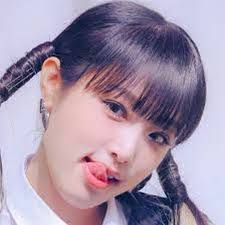 Isha Parker's Instagram, Twitter & Facebook