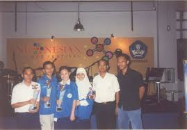 Smk telkom sandhy putra jakarta yang pada saat berdirinya tahun 1992 bernama stm telkom sandhy putra jakarta bersama empat sekolah serupa di malang, medan, ujung pandang, dan purwokerto (dengan program studi berlainan) didirikan untuk menjawab tantangan teknologi telekomunikasi yang sangat pesat perkembangannya dalam mengisi pembangunan nasional. Saya Sekolah Smk Di Jakarta Cicifera