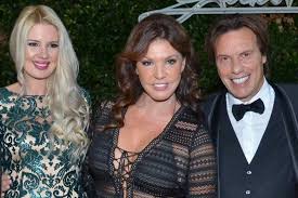 Βιντεο για viral 26 ιουλ 2019 | 15:27. Stratos Tzwrtzogloy Sofia Mariola Pozaroyn Me Thn Koympara Toys Vipnews