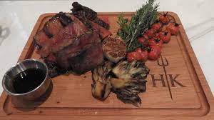 The world's first gordon ramsay hell's kitchen restaurant is turning up the heat at caesars palace in las vegas. Gordon Ramsay S Newly Opened Hell S Kitchen Restaurant In Las Vegas Got 12 000 Reservations In 10 Days Los Angeles Times
