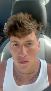 Hey guys!! My name is Martin I'm an international student from Chile. I'm  looking for rommates or a room for rent in Arlington VA, my budget is  between $600 and $1.100 per