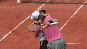 Wiemy, jakie pieniądze zarobi polka za. French Open Tennis Iga Swiatek And Bethanie Mattek Sands Win Through In Doubles Thriller Tennis Video Eurosport