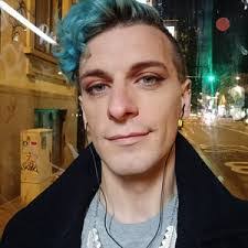 Alex Dubois's Instagram, Twitter & Facebook