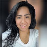 Kelly Reppert's Instagram, Twitter & Facebook