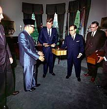 Universiti tun abdul razak ( unirazak ) 18 aralık 1997 tarihinde kurulmuş ve sa özel üniversitede ilk özel üniversitelerinden biridir malezya. Abdul Razak Hussein Wikiwand