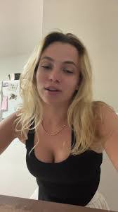 Amanda Hann's Instagram, Twitter & Facebook