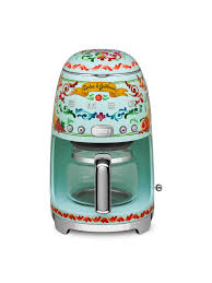 Smeg Adds Even More Appliances That Are Actual Works Of Art Outdoor Kitchen Smeg Kitchen Appliances Outdoor Kitchen Appliances