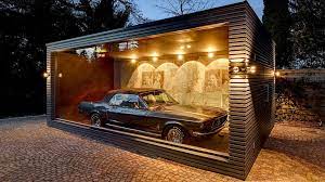 The building has its own car park. Garagen Der Besonderen Art