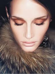 8 Hair and Makeup Tricks Inspired by Twilight