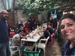 No hay nada como una mesa larga para...