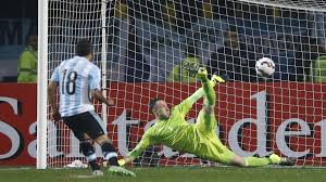 Con esta victoria sobre colombia, el combinado albiceleste será el rival de la selección de brasil en la final de la copa américa, la cual tendrá lugar este sábado 10 de julio en el. Bienvenido Carlitos Tevez Entro Para Definir La Serie De Penales Ante Colombia