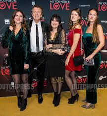 Robert van robert ten brink. Robert Ten Brink Met Partner Roos En Hun Dochters Dsc3758 Jpg Dutch Press Photo Agency