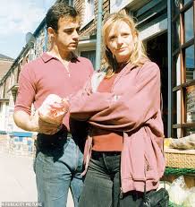 Dans les années 1990 et 2000, tracy brabin joue dans plusieurs soap operas britanniques, notamment coronation street, eastenders et emmerdale1. Tracy Brabin