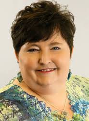 Leanne Hinkle's Instagram, Twitter & Facebook