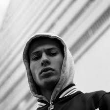 Stream Enzo Viola music