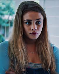 My ankle is showing oh no. Tessa Young After Josephine Langford Tessa Tessayoung After Aftermovie Hessa Josephinel Cool Hairstyles For Girls Beautiful Young Lady Actors Actresses