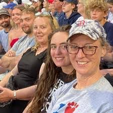 Hazel Pratt's Instagram, Twitter & Facebook