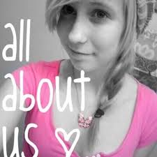 Chloe Noel Holley (@ChloeNoelHolley)