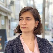 Celia Neto's Instagram, Twitter & Facebook