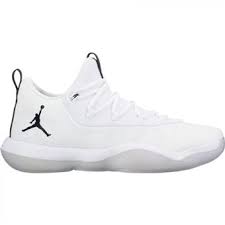 Les baskets pour homme sont les chaussures obligatoires pour faire certains sports et pourtant, vous pouvez les adopter même si vous n'en pratiquez pas. Chaussure Basketball Jordan Homme Off 69 Bonyadroudaki Com