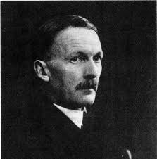 Listing in Scotland: Orig ins, Surve y and Resurve y