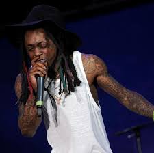 His solo work spans several genres, including hip hop, new age, indie rock and choral music. Lil Wayne Rapper Bewusstlos In Hotelzimmer Gefunden Stern De