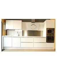 Se pueden hacer en una rueda grande y luego se cortan en porciones o en ruedas pequeñas como en este. Cocinas Malaga Modernas De Diseno Pequenas Acosta Hogar