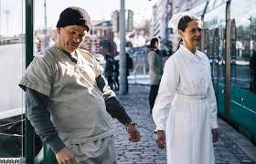 Hän menee saliin numero yksi. Ohjelmisto Yksi Lensi Yli Kaenpesan Teatteri Esitykset Ryhmateatteri Helsinki