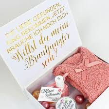 Geschenkbox Fur Brautjungfern Und Trauzeugin Mit Kleinen Geschenkideen Und In Gold Personalisier Trauzeugin Geschenk Hochzeit Shop Trauzeugin Und Brautjungfern