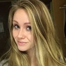 Kendra Lockwood's Instagram, Twitter & Facebook