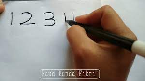 Kemampuan membaca si kecil akan semakin terasah cara mengajar anak membaca yang efektif cara mengajari anak membaca tanpa mengeja cara mengajar membaca anak kelas 1 cara. Cara Mengajari Anak Menulis Angka Metode Belajar Anak Youtube