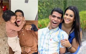 Todos conocemos a esta pareja, mi gente! Miren lo que está pasando con  Adrián Santana. 🥺 𝑷𝒂𝒓𝒂 𝒗𝒆𝒓 𝒍𝒂 𝒏𝒐𝒕𝒊𝒄𝒊𝒂 𝒄𝒐𝒎𝒑𝒍𝒆𝒕𝒂,  𝒑𝒖𝒍𝒔𝒂 𝒆𝒍 𝒆𝒏𝒍𝒂𝒄𝒆 𝒒𝒖𝒆 𝒆𝒔𝒕á 𝒆𝒏 𝒆𝒍 𝒑𝒓𝒊𝒎𝒆𝒓  𝒄𝒐𝒎𝒆𝒏𝒕𝒂𝒓𝒊𝒐 𝒂𝒒𝒖í 👇.