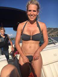 Wtf why is my aunt so sexy - Imgur