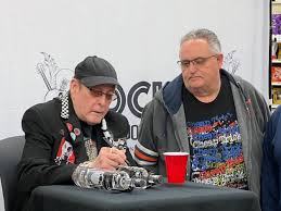 Dozens flock to Sycamore Hy-Vee for Rick Nielsen of Cheap Trick