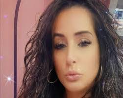 Dianne Rideout's Instagram, Twitter & Facebook