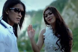Lirik Lagu Satu Hati Sampai Mati Thomas Arya Feat Elsa Pitaloka Sonora Id Am sumpah mati bukan maksud di hati g tuk meninggalkan dirimu oh kasih f ku melangkah pergi lantaran akad e usah kasih engkau bersedih.