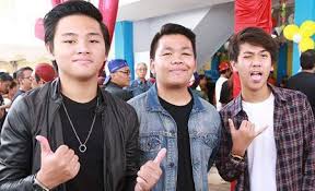 Lirik lagu menangis tanpa air mata bercerita tentang hubungan sepasang kekasih. Lirik Lagu Cjr Mata Air Lirik Lagu Lagu Lirik